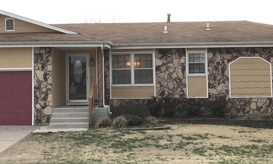 1st image of 836 W Beverly Hills Dr