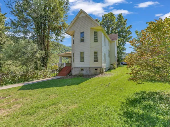 118 W 1st St S, Big Stone Gap, VA 24219