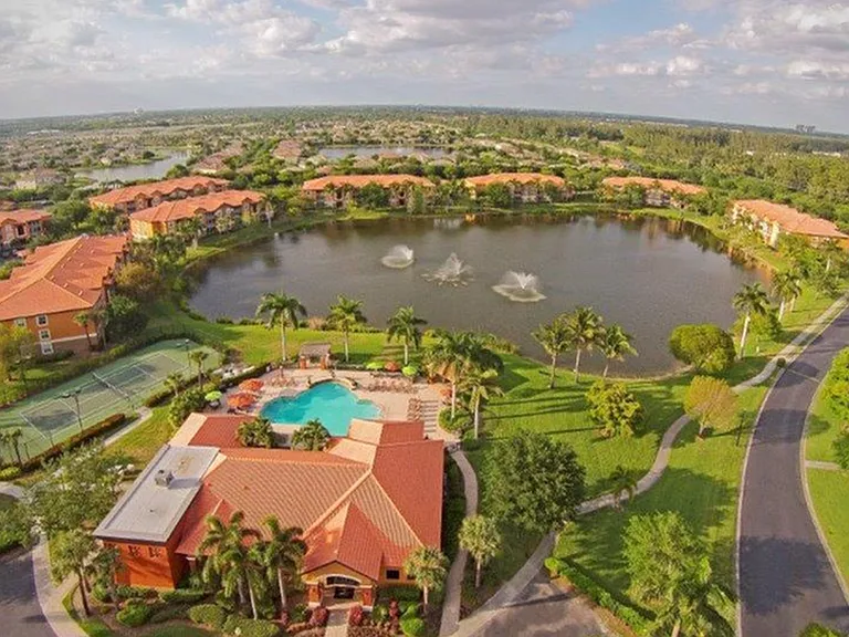 Florida Living at its Finest!