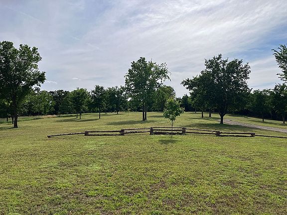 4th image of 576 County Road 2291