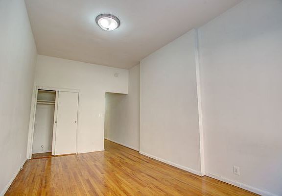 2nd image of 44 W 72nd St APT 2D