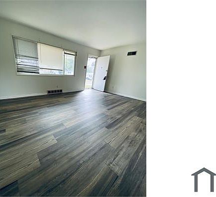 2nd image of 1275 Acredale Dr
