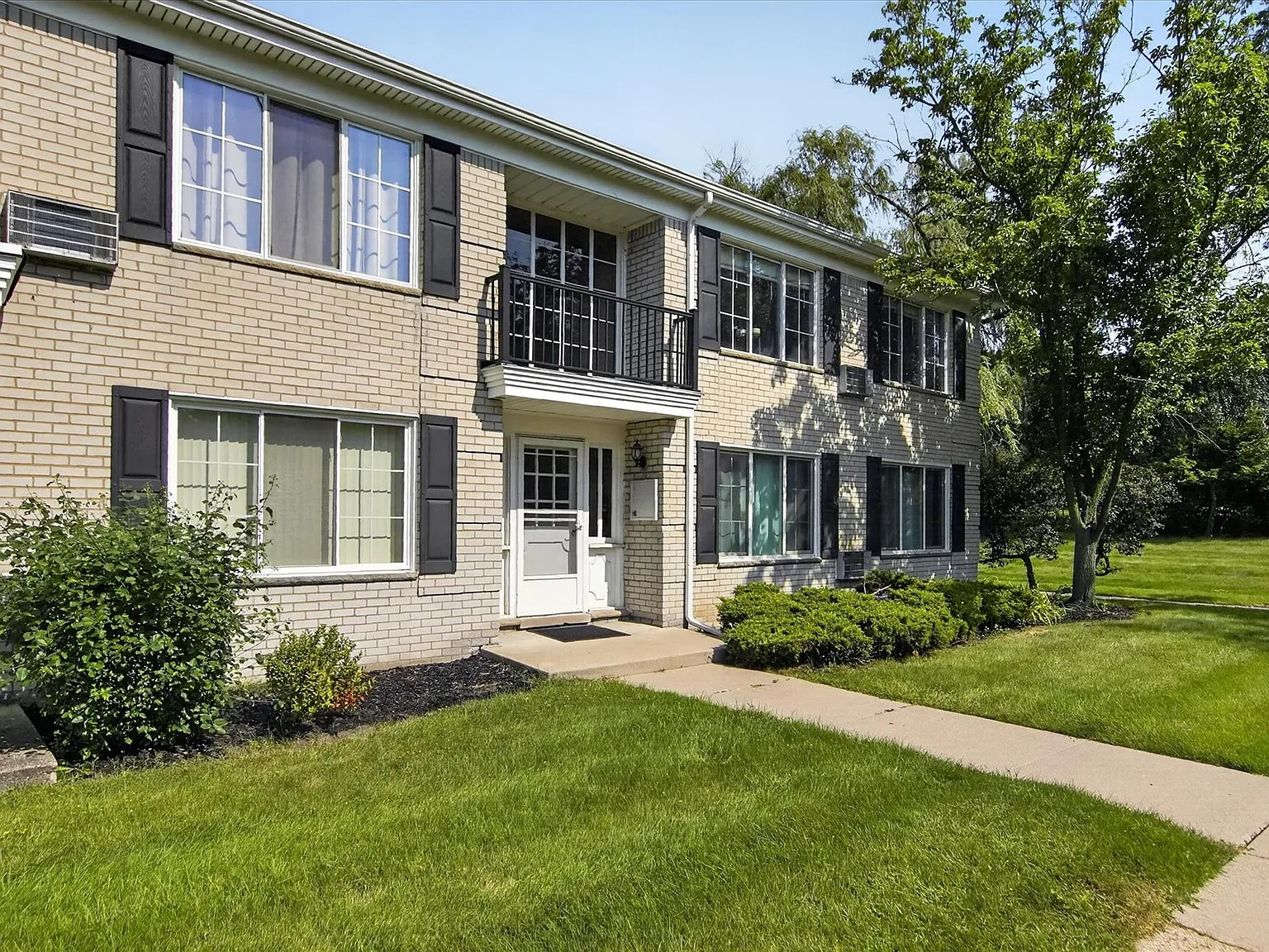 100 W Hickory Grove Rd — Photo 2