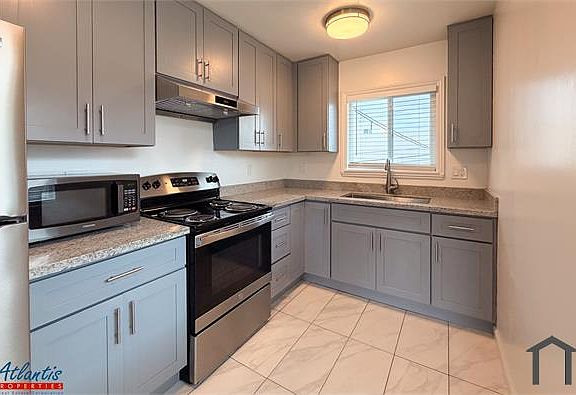 3rd image of 3537 Alden Way #7