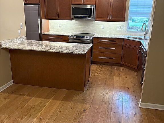 4th image of 6011 Triple Crown Cir