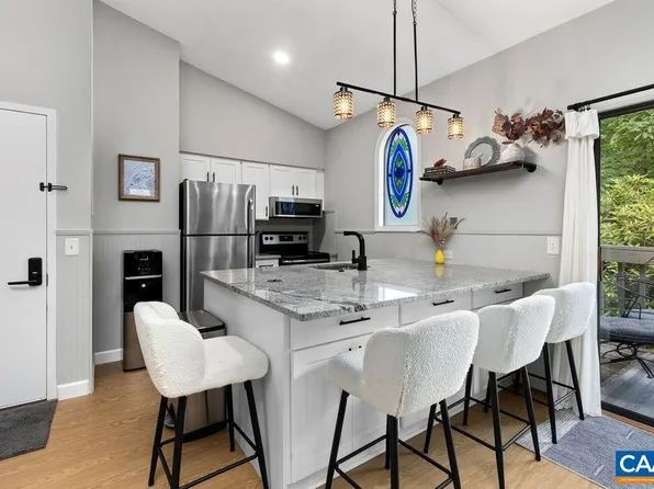 2242 Tanners Rdg, Wintergreen Resort, VA 22967