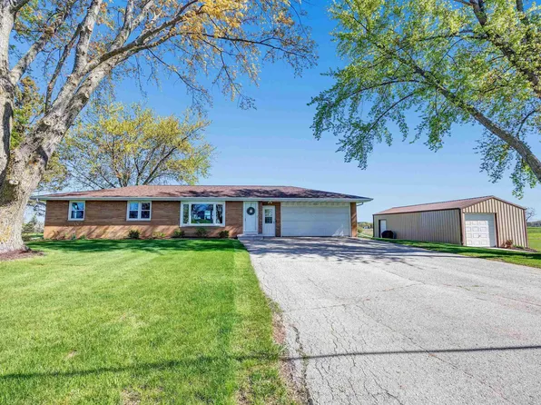 3053 Dutchman Rd, Green Bay, WI 54311