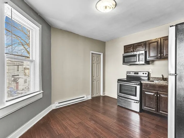 3160 Lyndale Ave #A — Photo 9