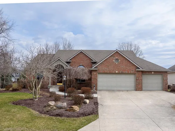 5909 Aurora Pl, Fort Wayne, IN 46804