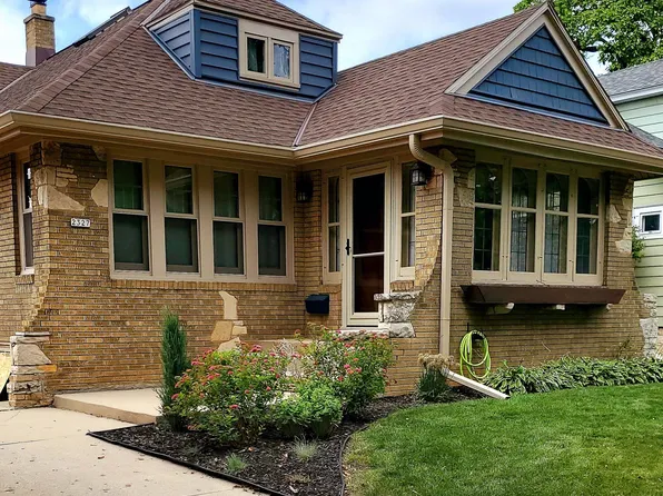 2327 N 68th St, Wauwatosa, WI 53213