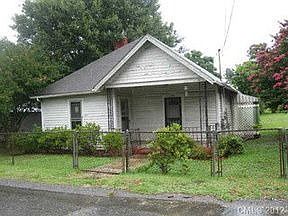 1st image of 1909 Hemlock Ave