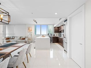 92 SW 3rd St APT 3205, Miami, FL 33130