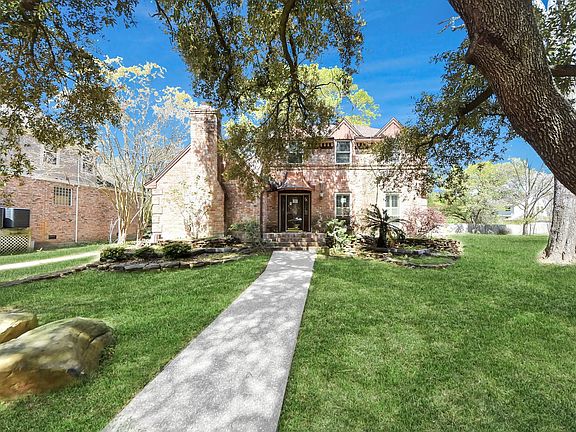 4th image of 10710 Moorcreek Dr