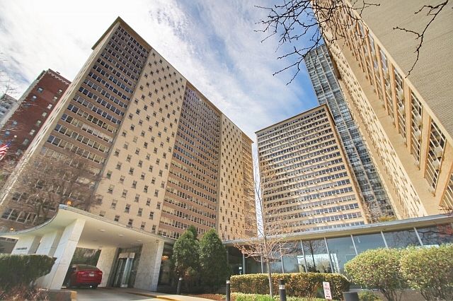 1st image of 3950 N Lake Shore Dr APT 211