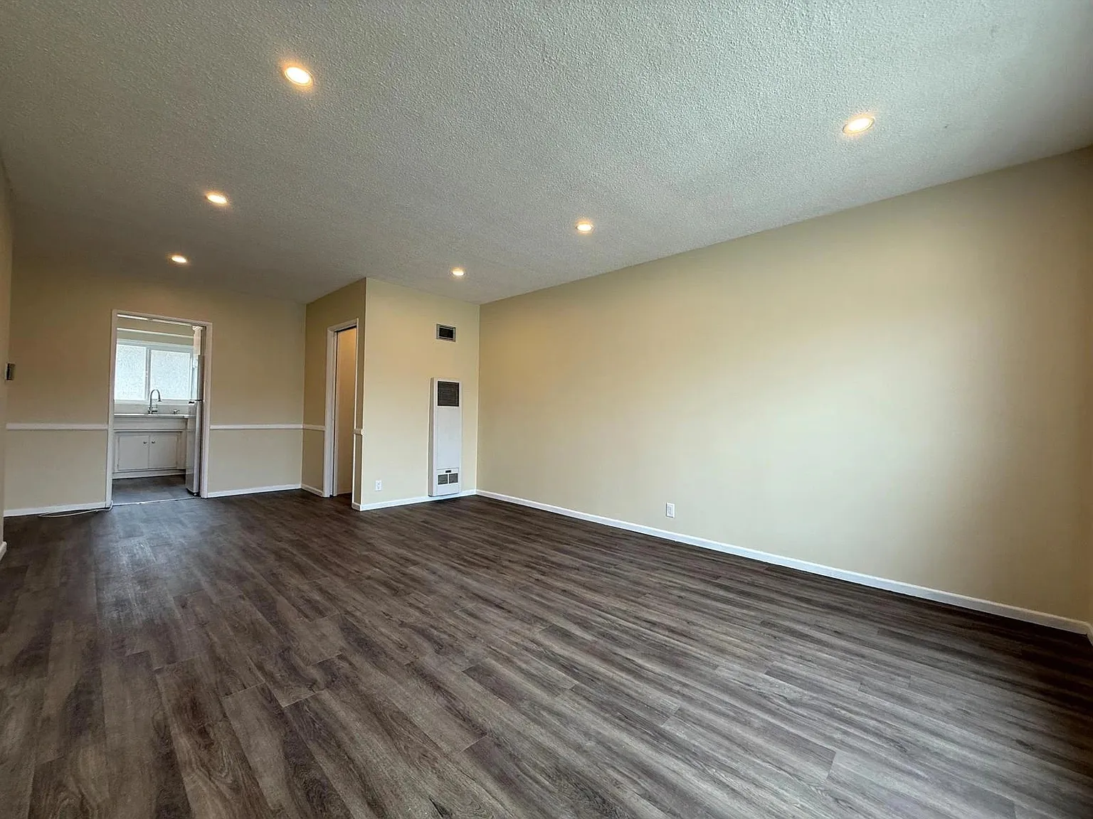 1 bed, 1.0 bath, $1,695 — Photo 2