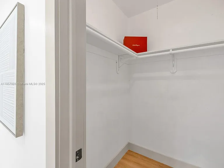 1371 NE 115th St — Photo 22