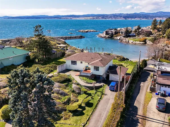 310 Clifton Ter, Esquimalt, BC V9A 5X9