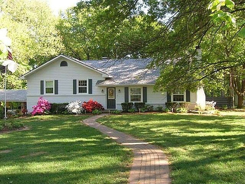 1st image of 13200 Woodland Ln