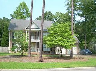 216 Shawcroft Rd, Fayetteville, NC 28311