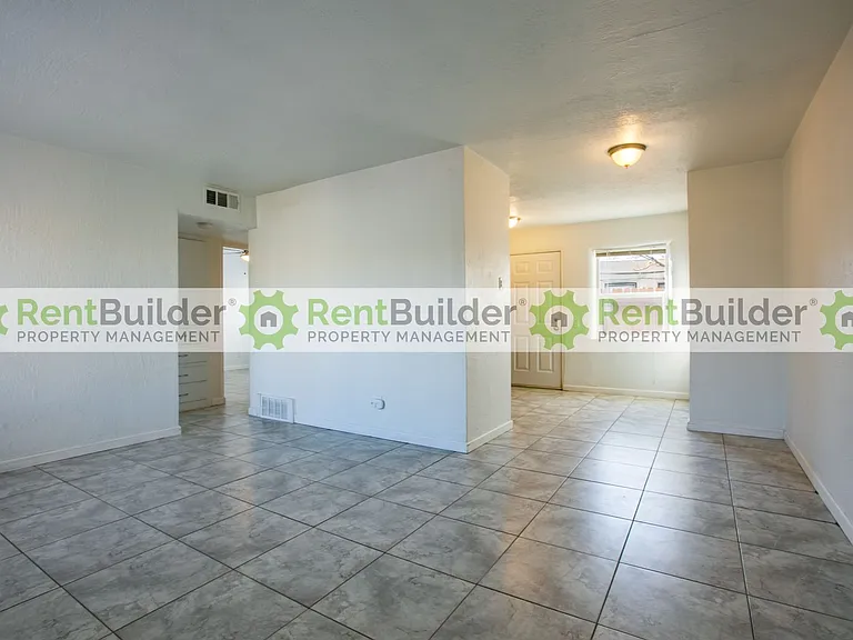 3422 Smith Ave SE — Photo 11