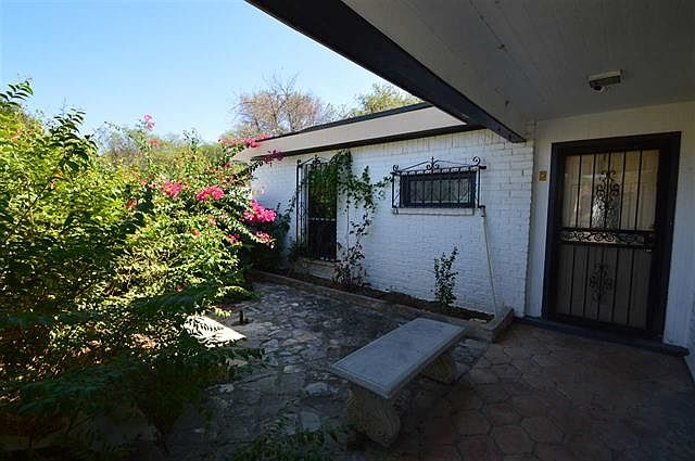 2nd image of 306 Fox Dr