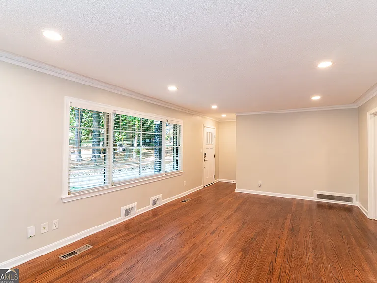 4090 Land O Lakes Dr NE — Photo 19
