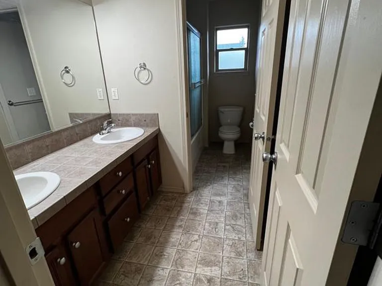 4303 NE 136th Ave — Photo 14