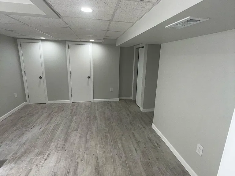 Mac Arthur Dr — Photo 1