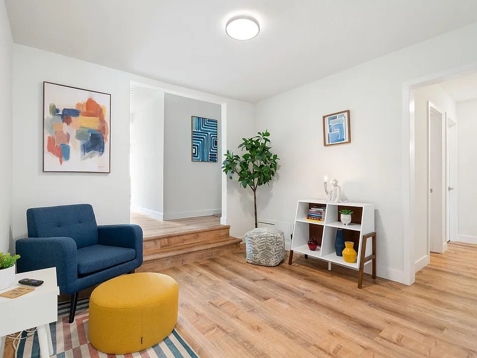 W 210th St