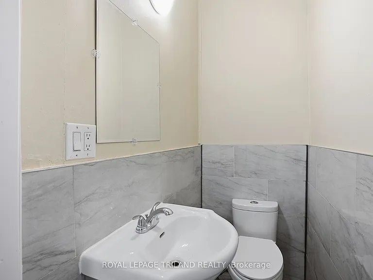 151 Waterloo St — Photo 11
