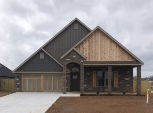1031 Bootleg Rd, Bentonville, AR 72713