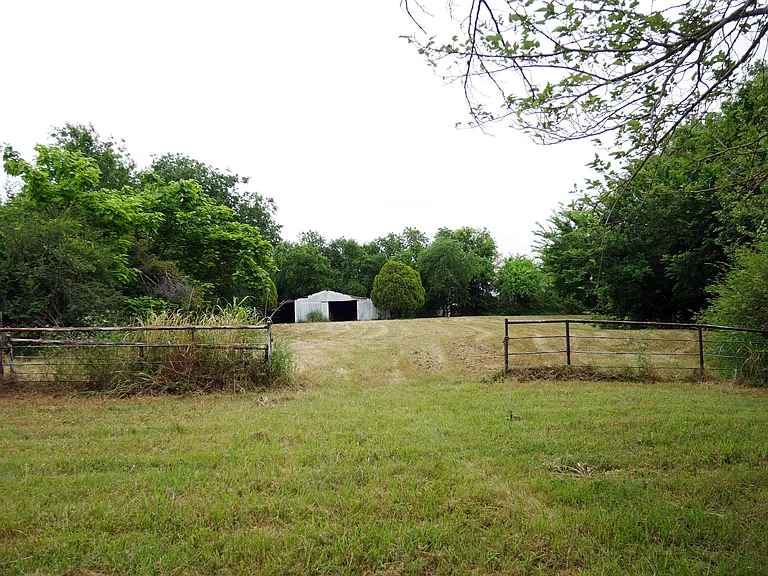 999 W Forest Grove Rd — Photo 36