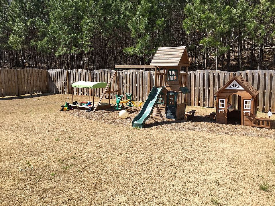 2nd image of 1080 Overlook Dr