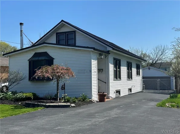 4835 Harlem Rd, Amherst, NY 14226