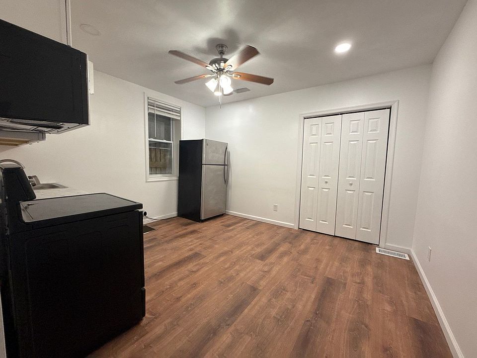 2nd image of 318 N Paca St #4
