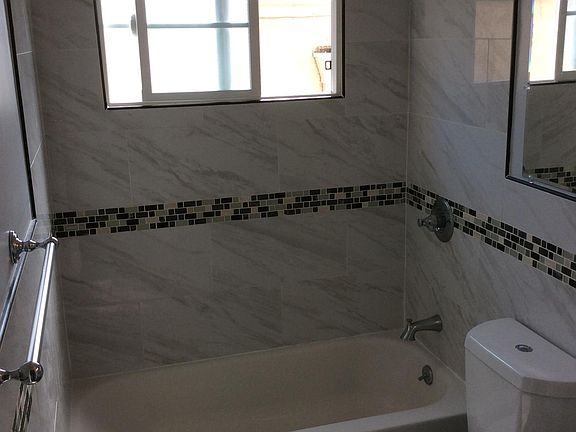 5th image of 7236 Fountain Ave #2
