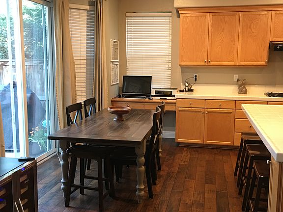 4th image of 283 Fay Ct