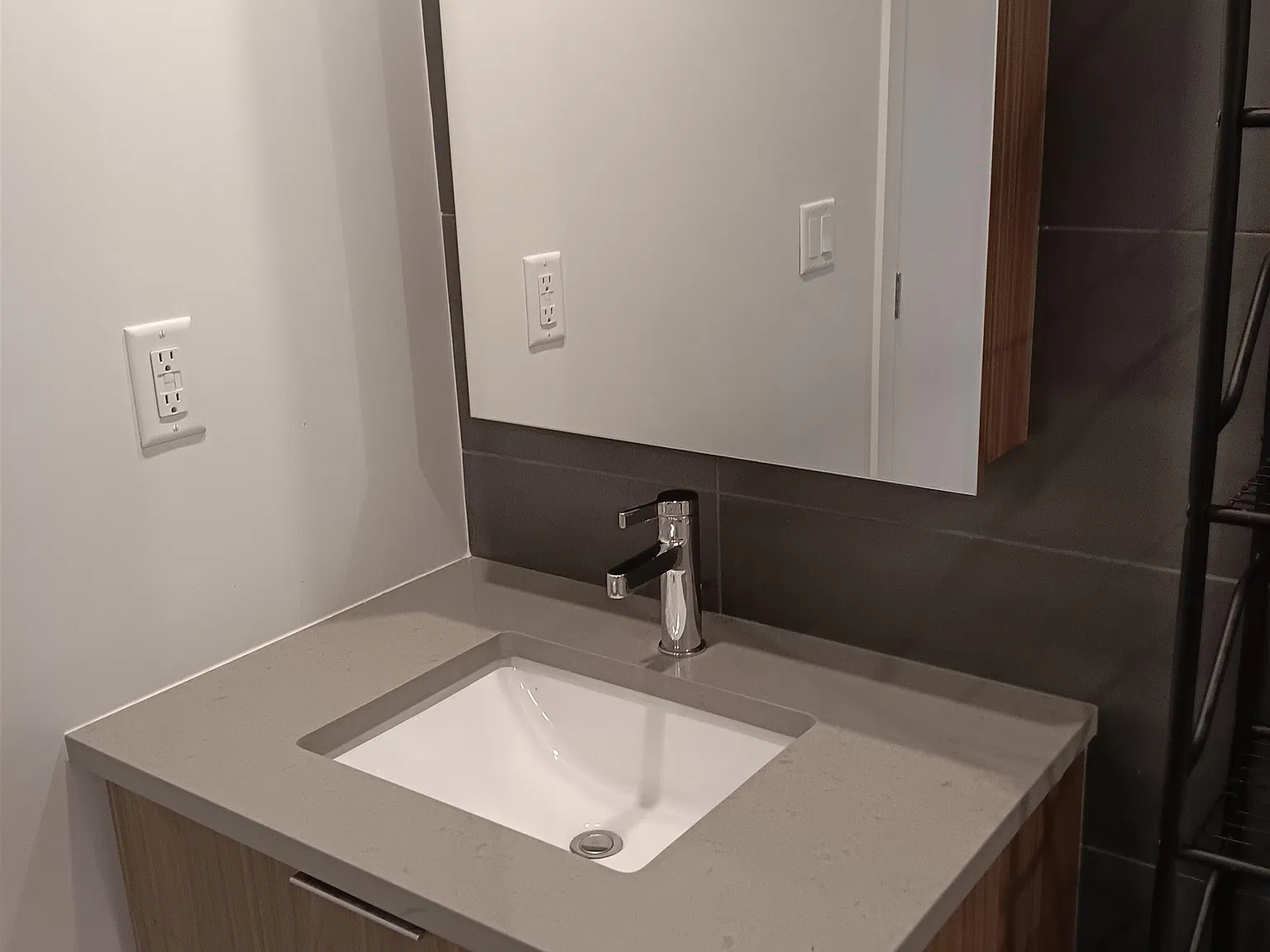 1 bed, 439 sqft, $1,950 — Photo 4