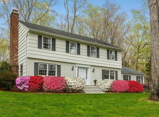 6 Tall Timber Rd, Mount Kisco, NY 10549