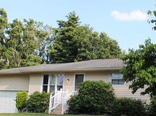 281 3rd St SW, Carrollton, OH 44615