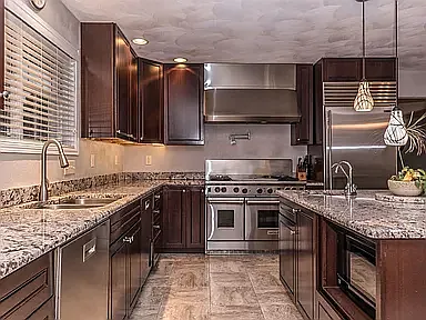 390 Tiona Rd — Photo 9