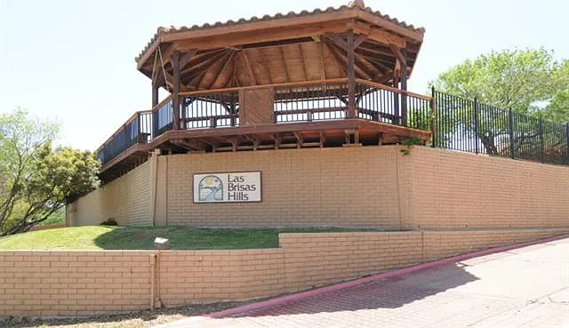 2628 Encina