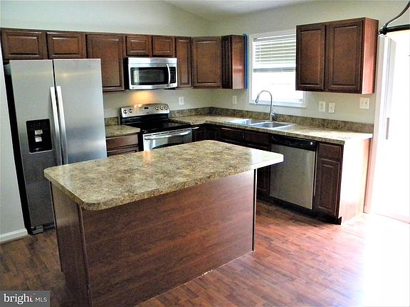 4th image of 1194 Cordova Dr