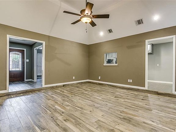 4th image of 7709 Aubrey Ln