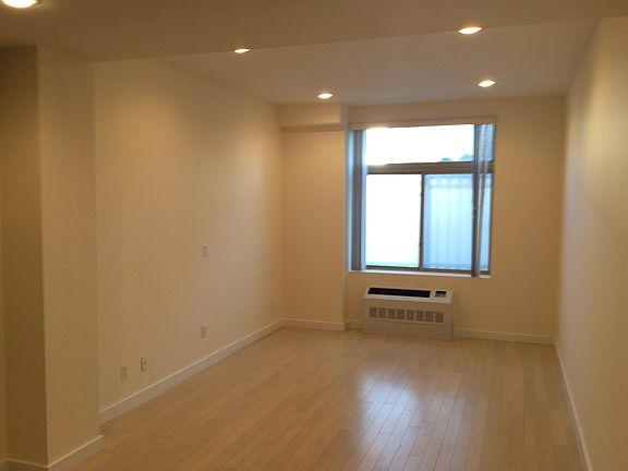 3rd image of 14320 Hoover Ave #1ST