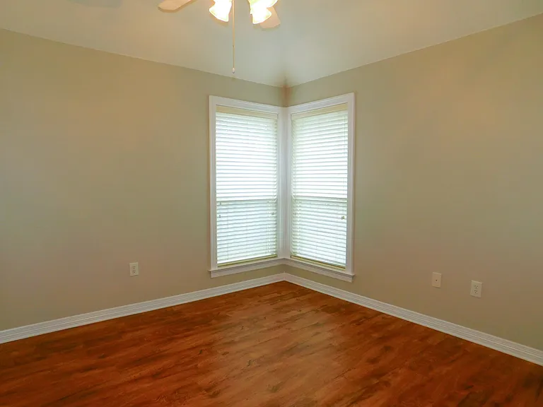 502 Hillcrest Ln — Photo 26