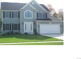 1488 Evergreen Dr, Lake View, NY 14085
