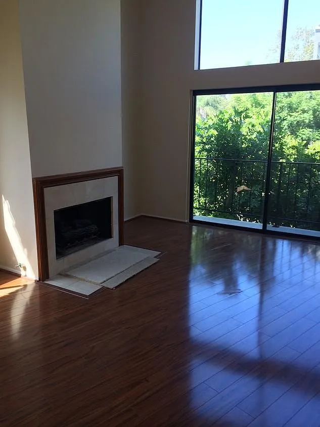 3 bed, 2.5 bath, 1700 sqft, $4,650 — Photo 3