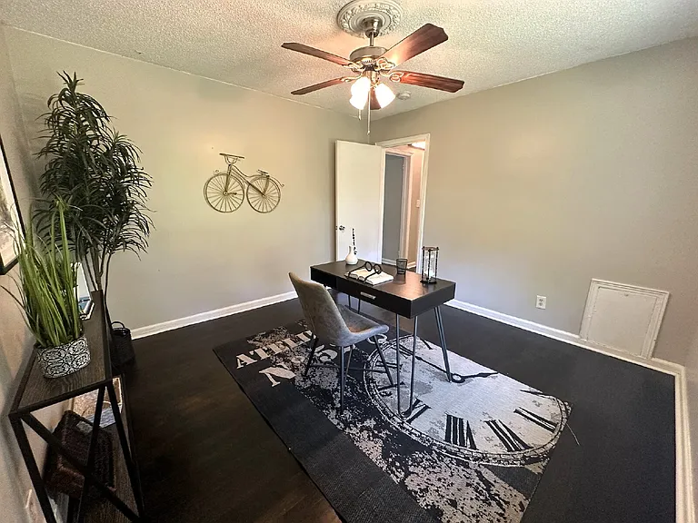 1900 Meadow Ln — Photo 23