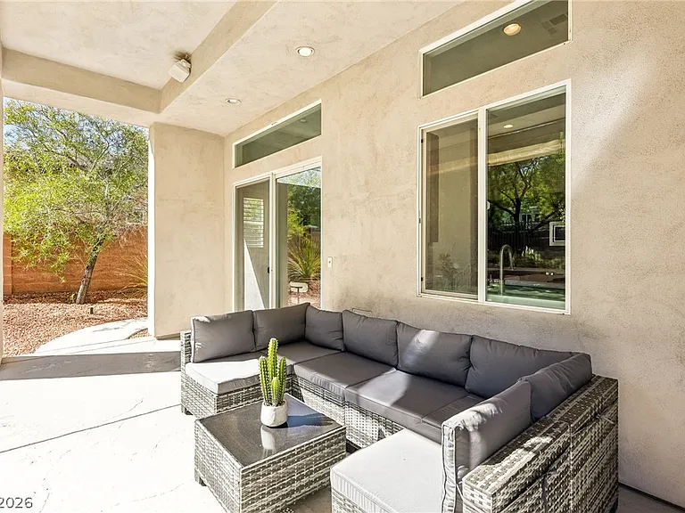 1721 Choice Hills Dr — Photo 35